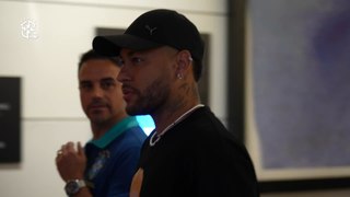 Neymar visita a la Selección Brasileña en Los Ángeles
