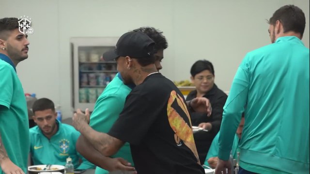 El saludo de Endrick y Neymar en la concentración de la Selección Brasileña