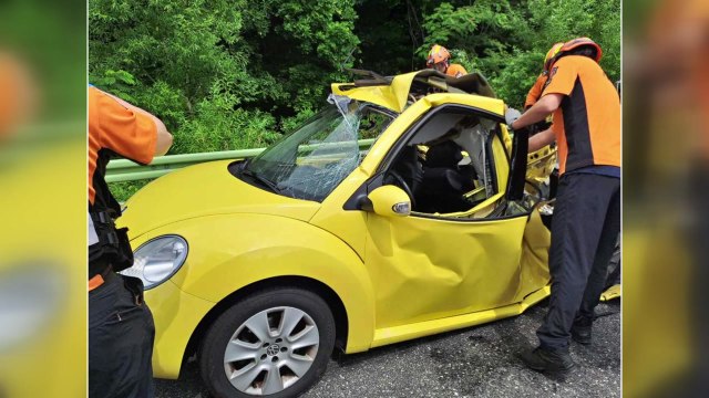 영동고속도로 화물차·승용차 추돌 사고…50대 운전자 중상 / YTN