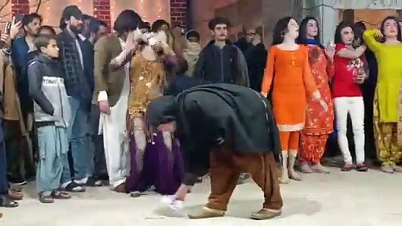 Fahad_Swat_New_Dance___Nazia_Iqbal_New_Pa_Meena_Meena_Pashto_Song_2024(360p)