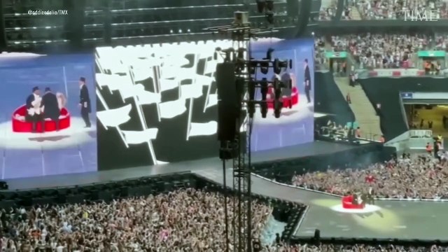 Taylor Swift Joined Onstage in London by Boyfriend Travis Kelce