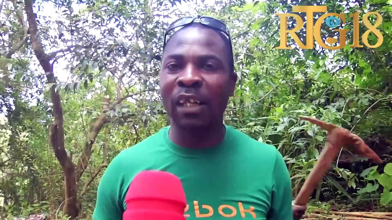 Abitan nan lokalite Obléon nan komin Kenscoff reyaji sou eta wout Obléon pou ale Jakmèl la.