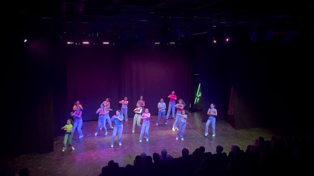 Meynes : les danseuses de Tous en rythme assurent le show