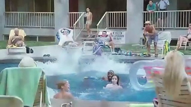 La Jeune Fille de l'eau Bande-annonce (IT)