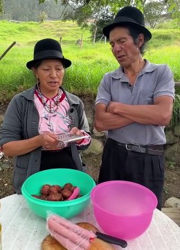 gorditas de pollo con queso,chicharron de panceta,tortitas de camarón con nopales,pan con chicharron,chicharron de chancho,como hacer chicharron de cerdo,chicharron de cerdo,gorditas de pollo,gorditas de pollo deshebrado,papitas fritas,chicharron,delicios