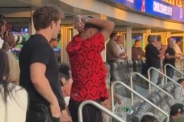 Neymar sufre en las gradas por culpa de Brasil