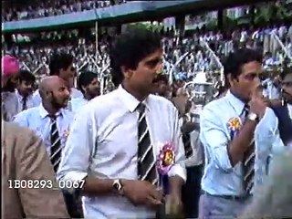 Indian cricket team do lap of honour with Prudential World Cup Bombay; Jul 83