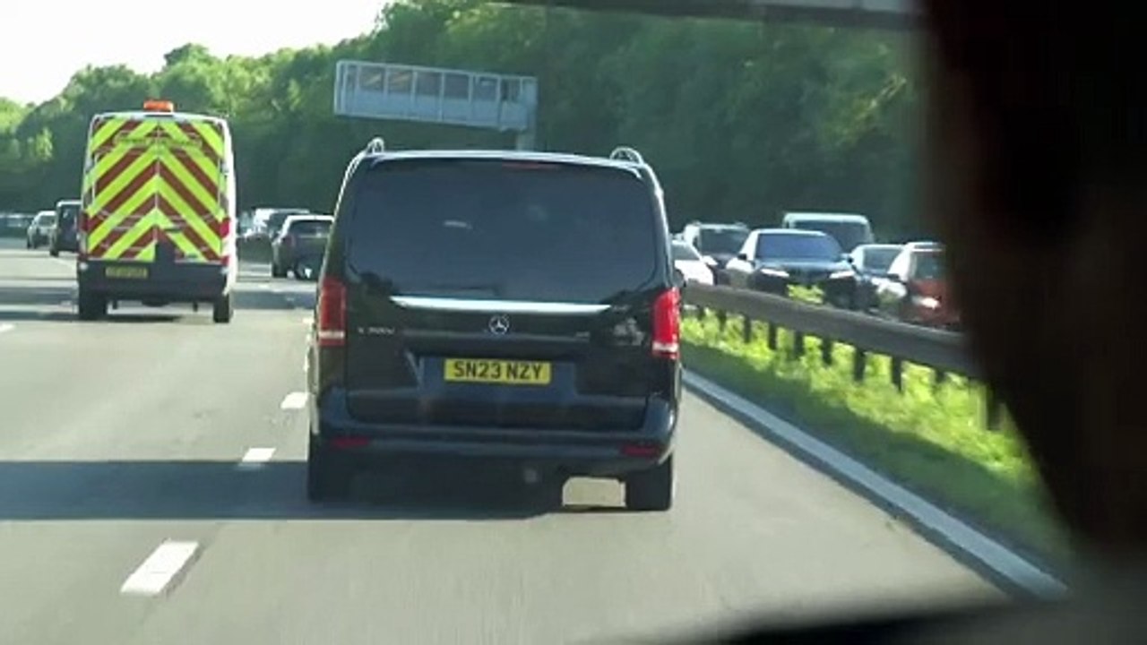 WikiLeaks kurucusu Julian Assange, 5 yıldır tutulduğu cezaevinden serbest bırakıldı