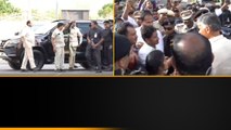 Secretariatకు వెళ్తూ Convoy ఆపి రోడ్డు మీదే వినతి పత్రాలు అందుకున్న CM Chandrababu | Oneindia Telugu