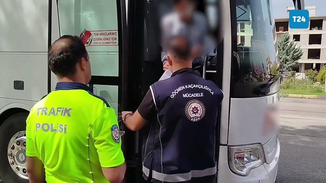 Bakan Yerlikaya duyurdu: Kalkan-24 operasyonları kapsamında bin 456 düzensiz göçmen yakalandı