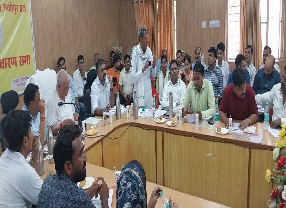 पार्षद बोले...जयपुर नगम निगम की तर्ज पर बने नगरपरिषद सभागार