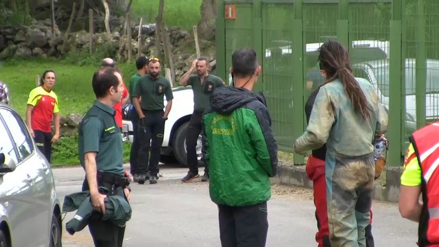 Rescatados ilesos los dos espeleólogos desaparecidos en Cantabria