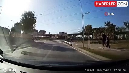 Hatalı manevra yapan sürücü kazaya neden oldu...O anlar kamerada