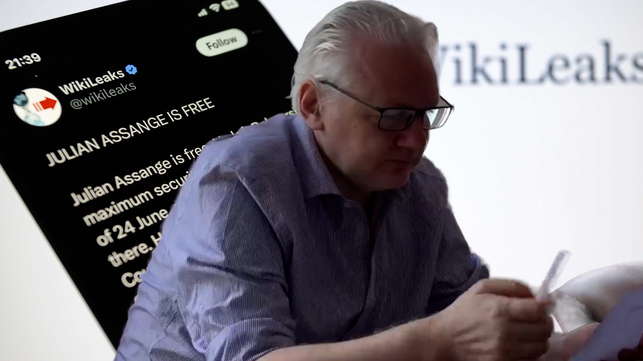 Les premières images de liberté de Julian Assange