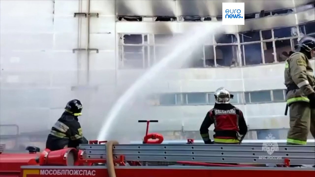 Ocho muertos en un incendio en un edificio de o...