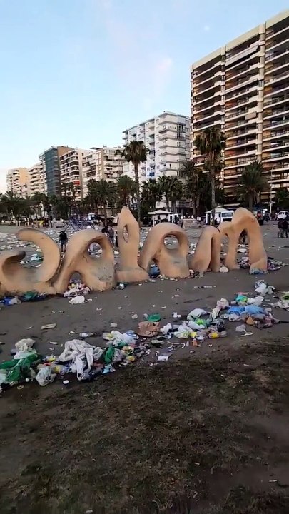 Así ha amanecido La Malagueta tras las Fiestas de San Juan