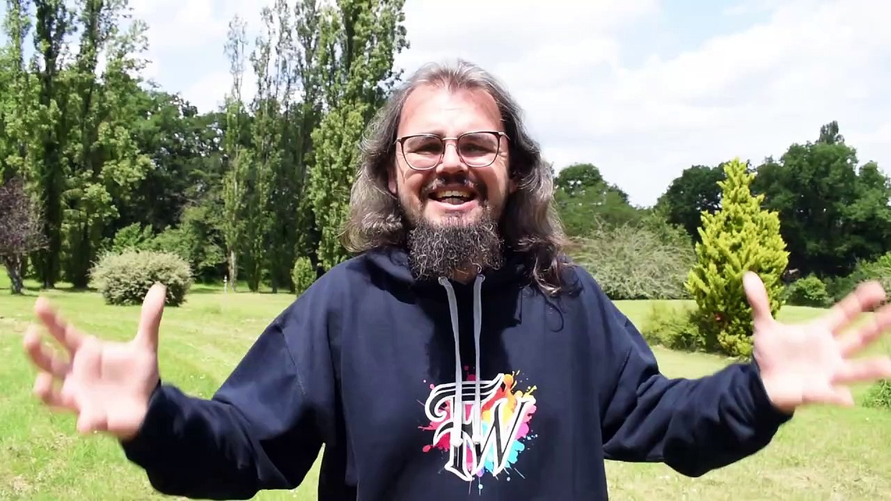 Roule Valentin - Fred Wav (Ataxie de Friedreich ⧸ Course des Héros) ｜ Parodie Soprano