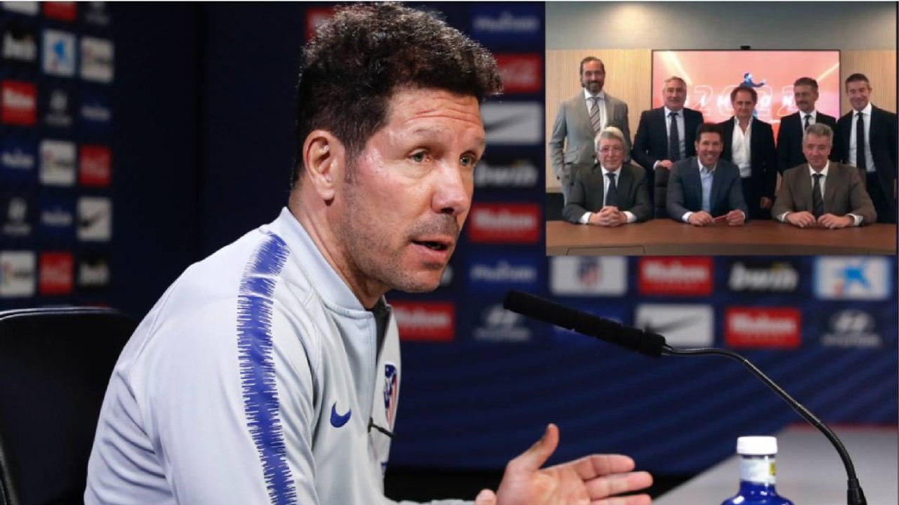 La reacción de Simeone al ser preguntado por qué no está el Mono Burgos en la foto de su renovación