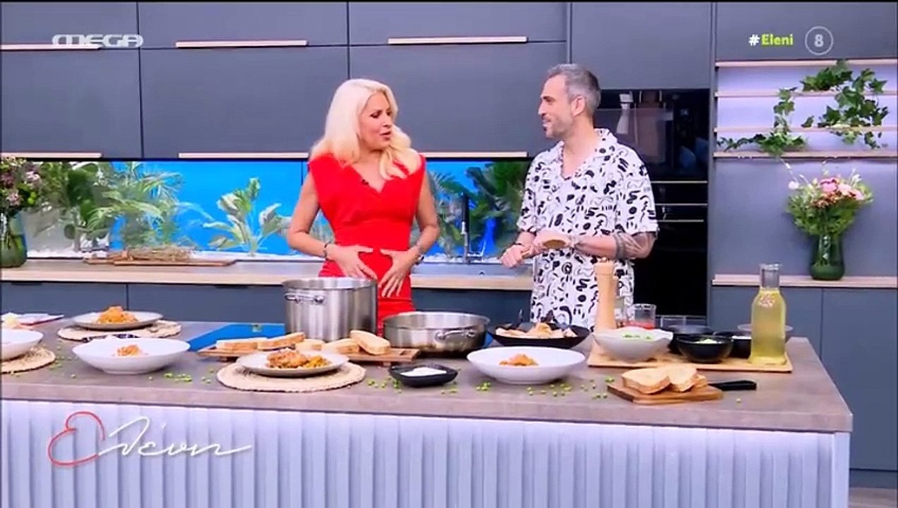 Η Μενεγάκη επέστρεψε από την Άνδρο και είναι μέ...