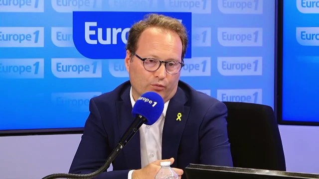 Emmanuel Macron va-t-il trop loin ? Les programmes des «deux extrêmes mènent à la guerre civile» selon lui