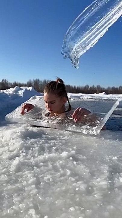 _icequeen _ice _winter _funny _mermaid _swimming _lake(720P_60FPS)