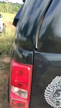 BPFron apreende Amarok com 2 mil cigarros paraguaios na PR-323, em Umuarama