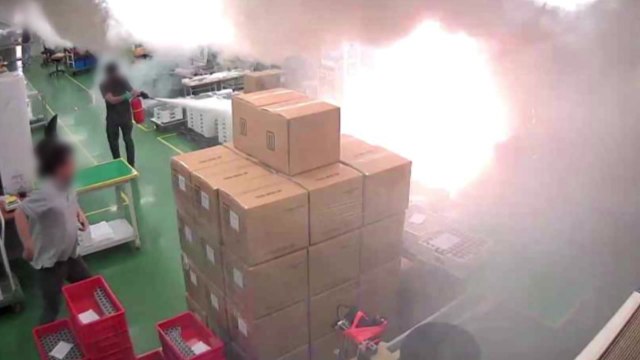 과거 리튬 초과 보관 적발...스프링클러 설치 대상 아냐 / YTN