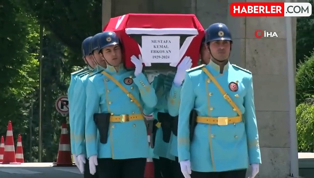 Eski Devlet Bakanı Mustafa Kemal Erkovan için tören düzenlendi