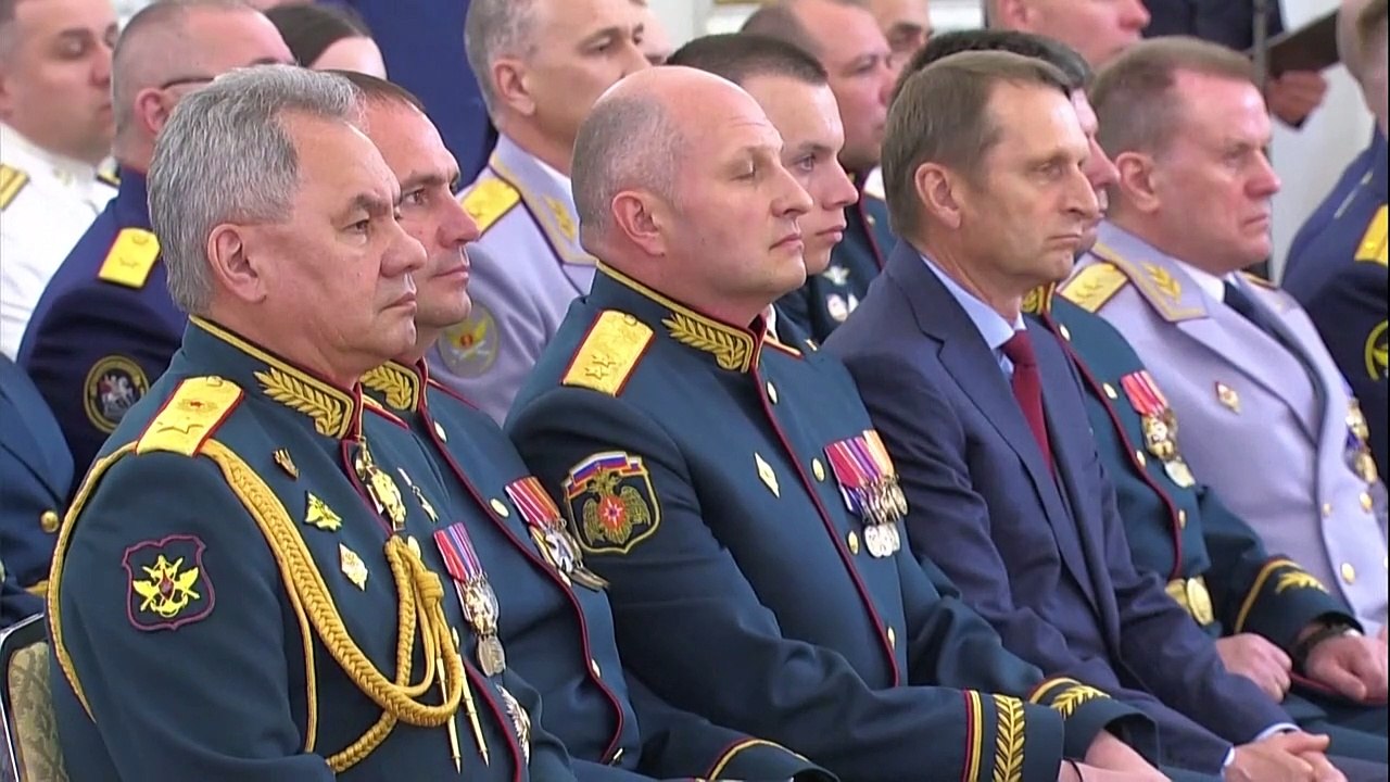 TPI emite mandados de prisão para comandante do Estado-Maior e ex-Ministro da Defesa russos