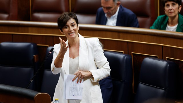 El Gobierno trabaja para prohibir los pisos turísticos en los edificios con vecinos