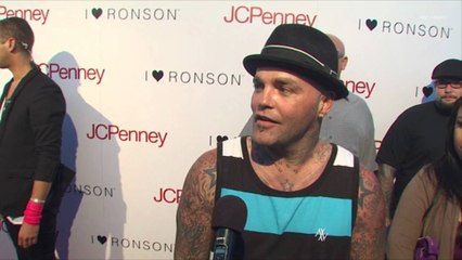 Crazy Town Frontman Shifty Shellshock Dies at 49 🎸