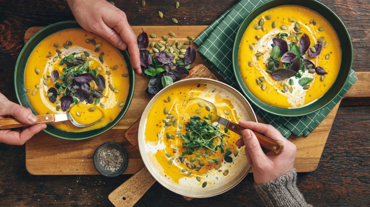 7 Naturally Hydrating Foods You Should Keep on Hand All Summer Long