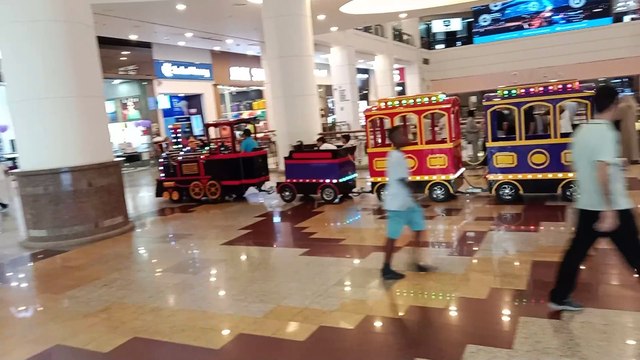 Dubai UAE Big Mall And Shopping Centre In Dubai