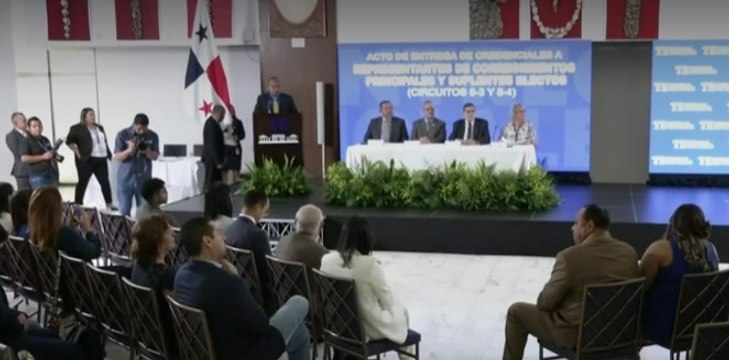 Entregan credenciales a representantes electos de los circuitos 8-3 y 8-4