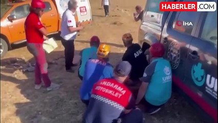 Dağlık alana düşen paraşütçü ambulans helikopterle hastaneye sevk edildi