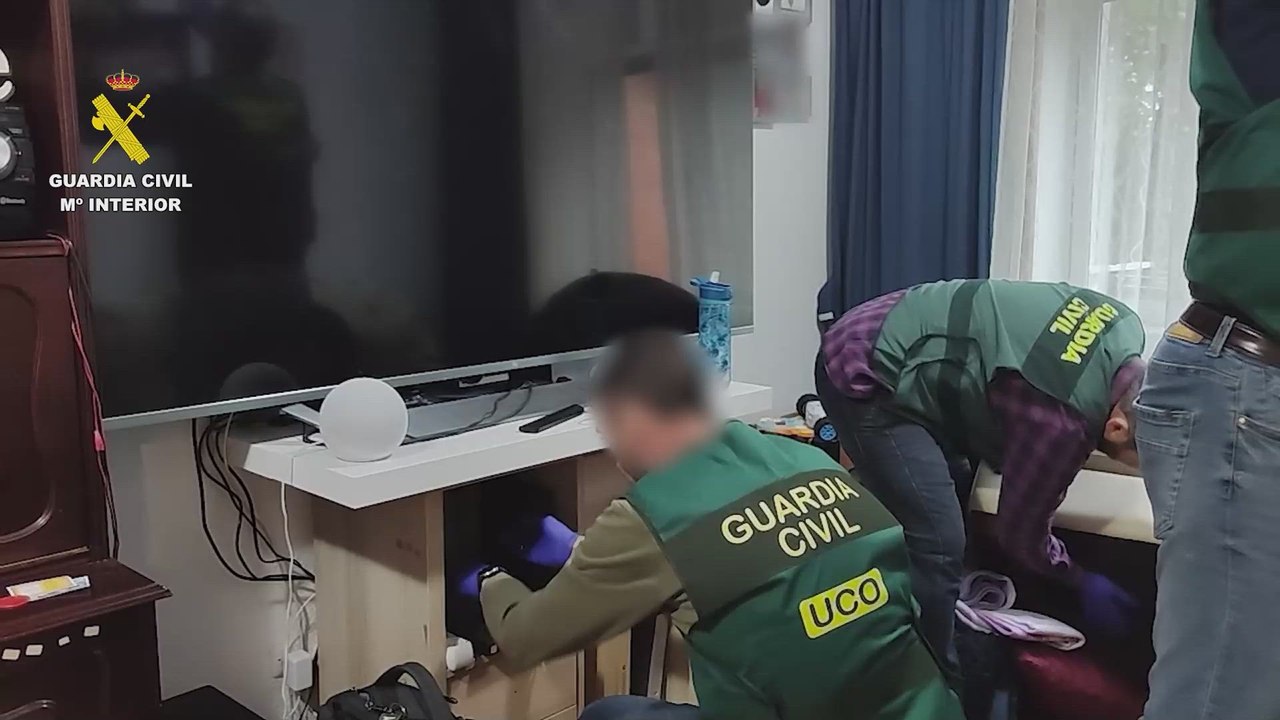 Dos detenidos por realizar ciberataques contra...