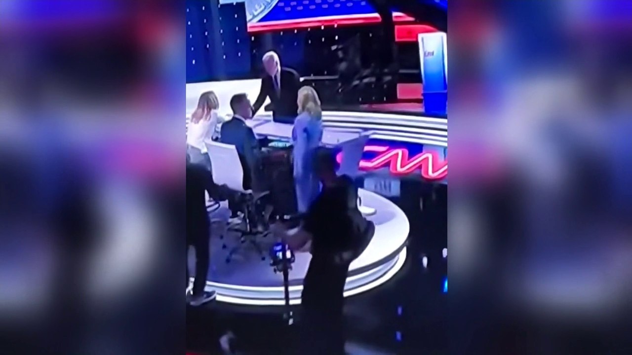 العربية ويكند | مسؤول كبير في الحزب الديمقراطي: أداء بايدن قد تسبب في خسارتنا 20 مقعدًا بمجلس النواب