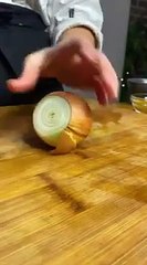 How A Professional Chef Cuts An Onion 887 (360p)
