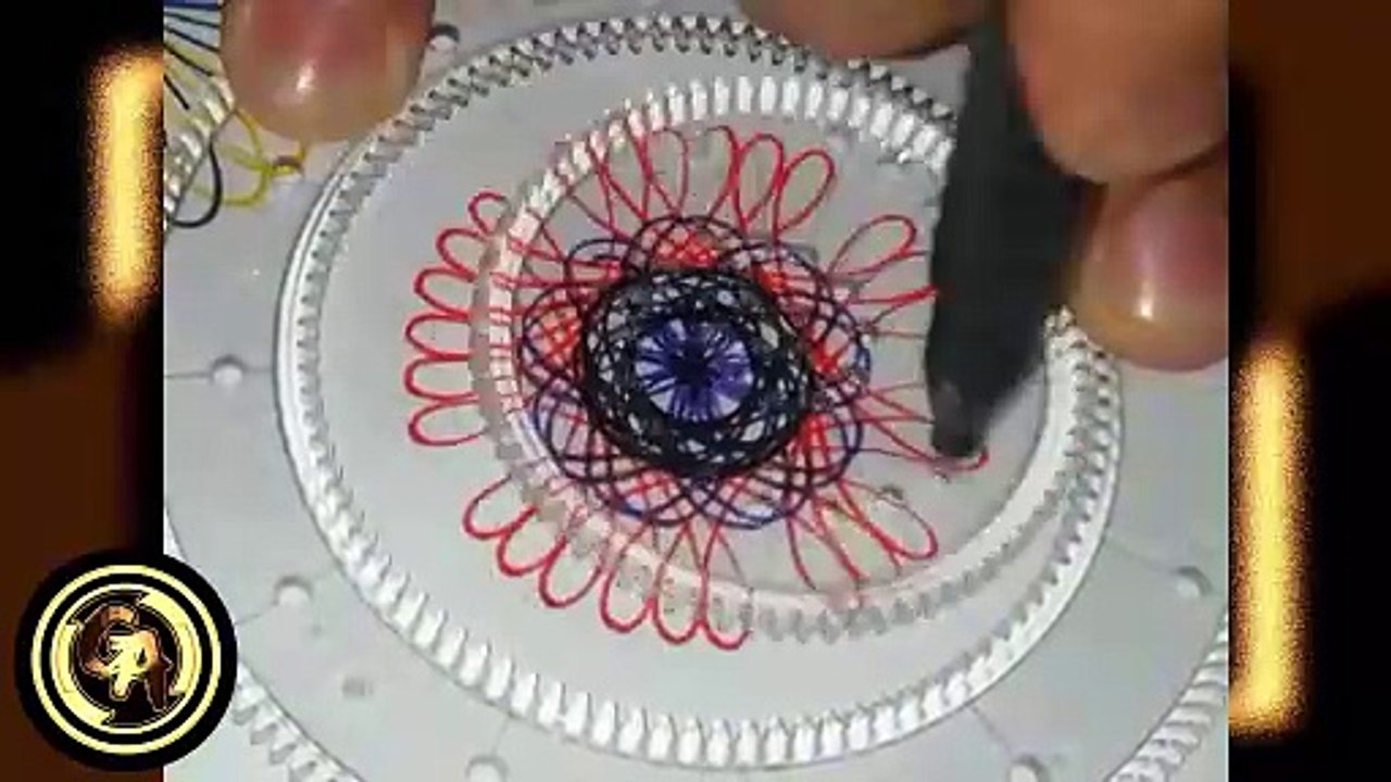  DIBUJANDO y borrando un hermoso diseño geométrico hecho con un espirografo  (Video 1)