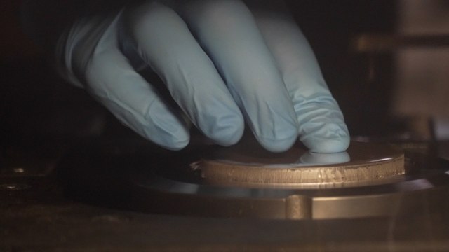 JO Paris 2024 : au cœur de la fabrication des médailles des JO, de vrais « bijoux »