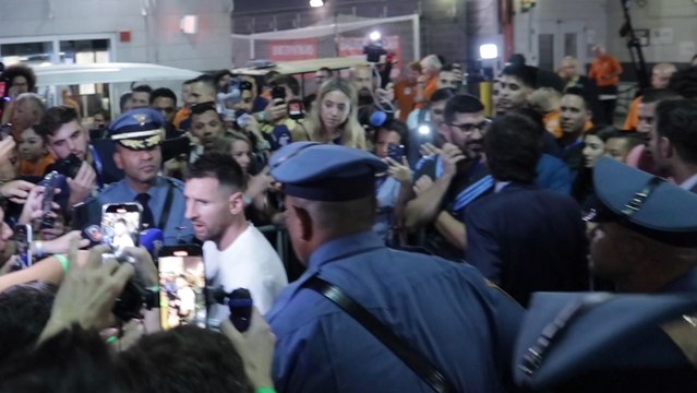 Messi desata la locura en zona mixta y tiene que ser escoltado por grupo policías tras su partido en Copa América