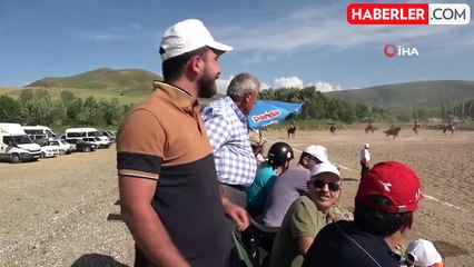 Dede Korkut diyarı Bayburt'ta festival tadında cirit şöleni yaşanıyor