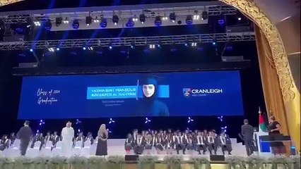 احتفال الشيخة فاطمة آل نهيان بتخرجها