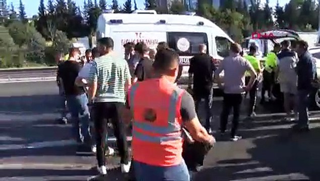 TEM Otoyolu'nda feci kaza: 10 araç birbirine girdi yaralılar var