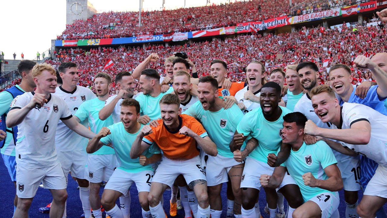 'Sweet Caroline' - Österreicher feiern Bus-Party nach dem Gruppensieg