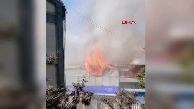 Sultangazi'de sanayi sitesinde yangın