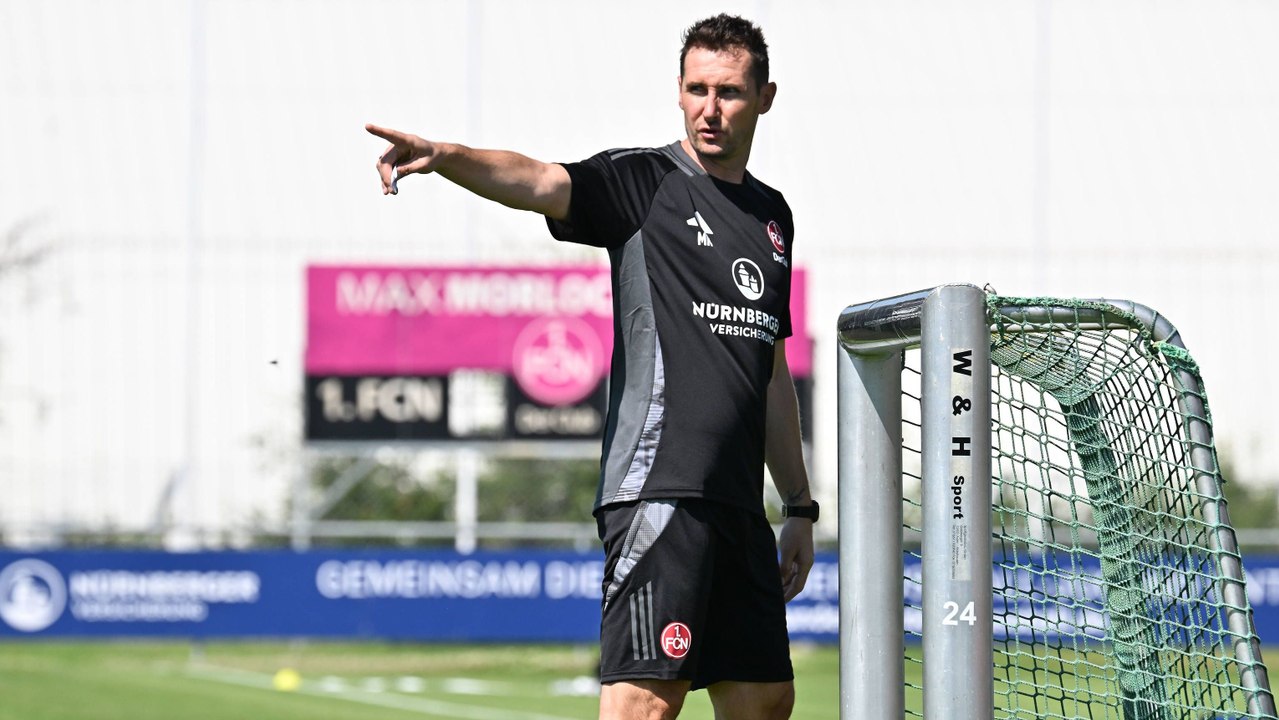 'Oh je': Klose zum Start direkt mit Aufstiegs-Träumen konfrontiert