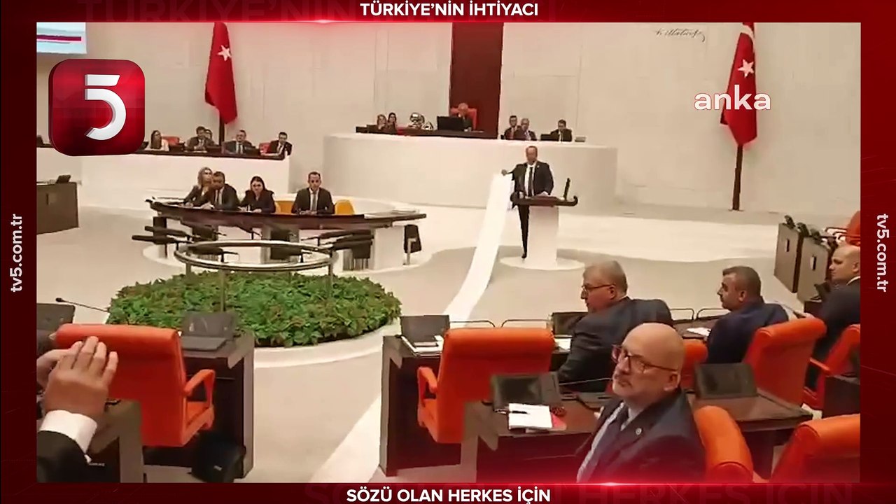 Türkiye'de yakalanan çete liderlerinin listesi 20 metreyi aştı: CHP Meclis Genel Kurulunda isimleri sergiledi