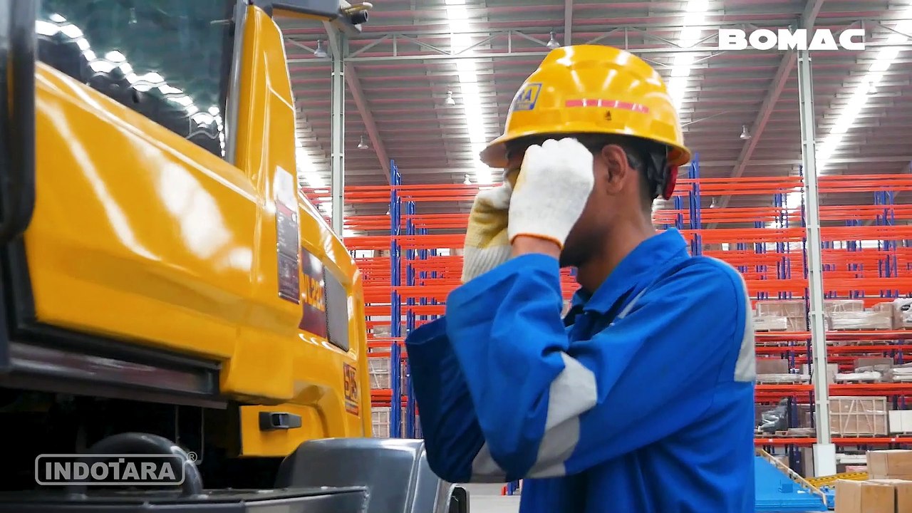 DELIVERY BOMAC WHEEL LOADER BWL22L MENUJU CV. DUTA AGRO SERATINDO