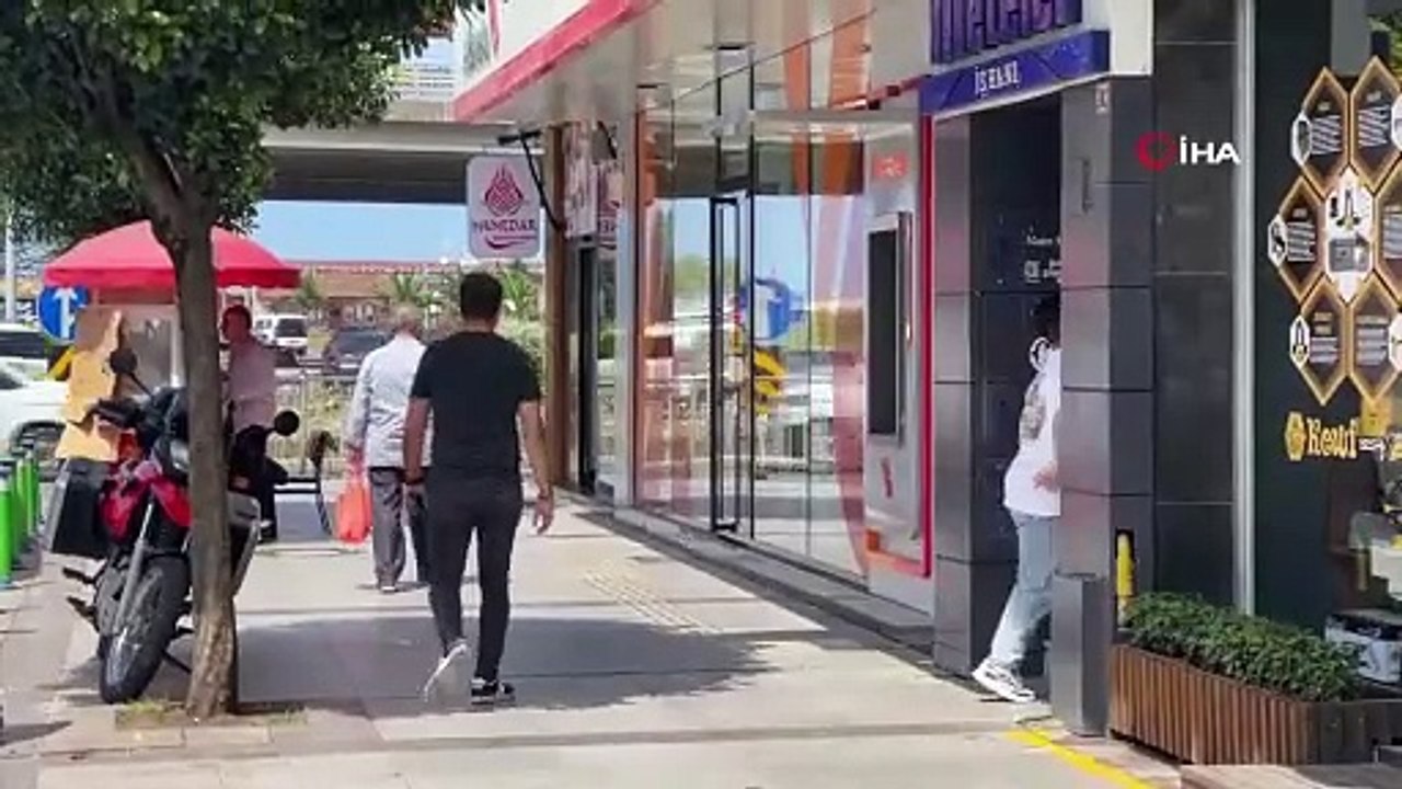 Bisikleti kapıya kilitleyince olanlar oldu! Yine Rize yine fıkra gibi olay!